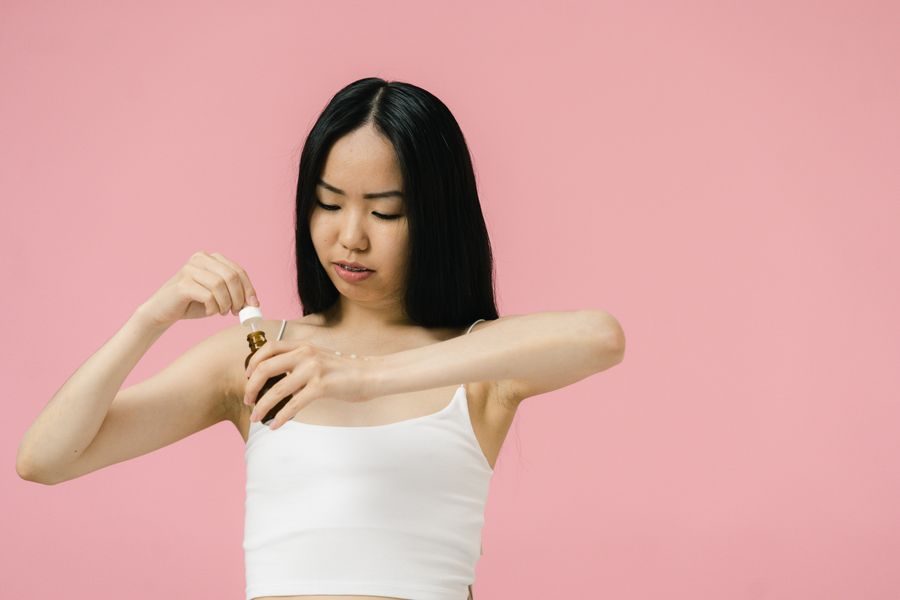 Applying Hair Perfume Mist 50ml