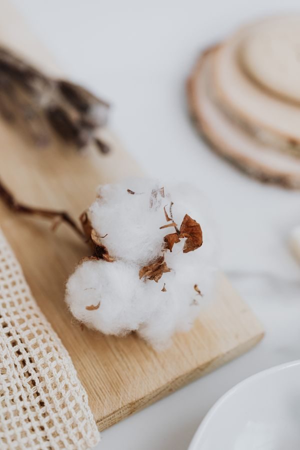 Cotton - a clean scent in the set