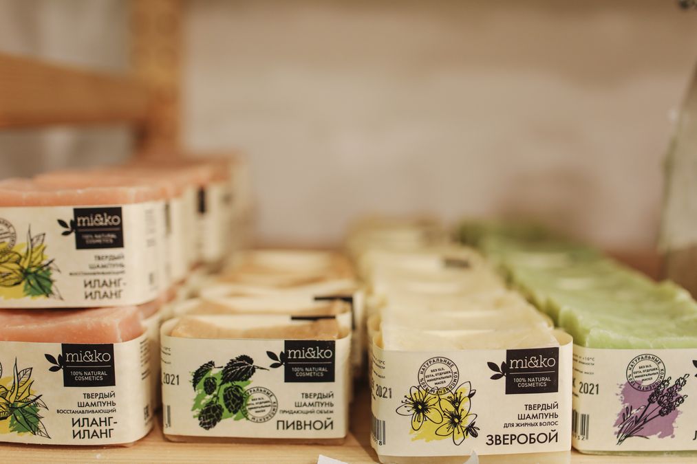 OEM skincare manufacturer cosmetic cream jars and bottles