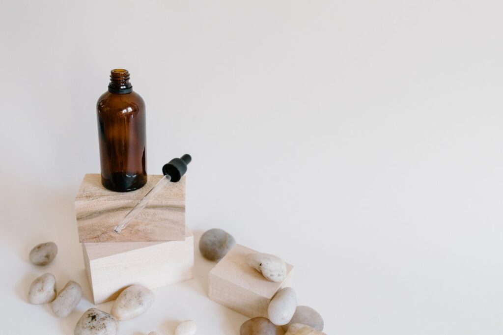 Renewing Blend in an amber glass dropper bottle - OEM private label Malaysia