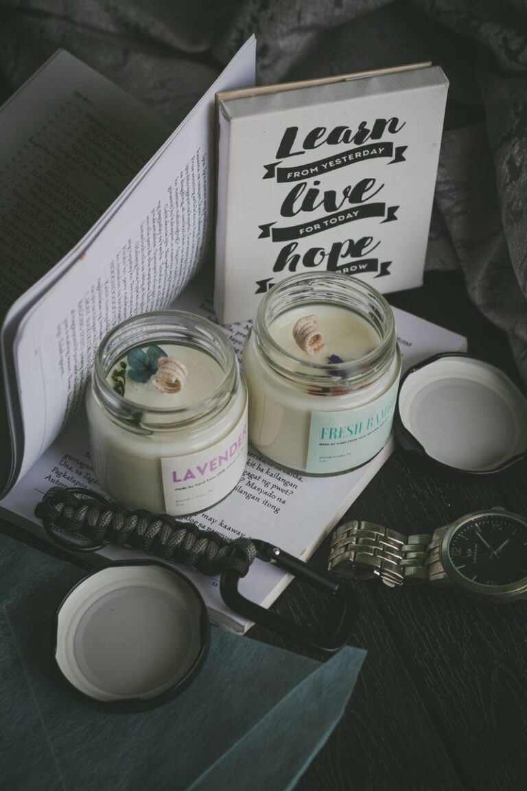 Private label Wooden Wick Candle 200g - OEM manufacturing in Malaysia